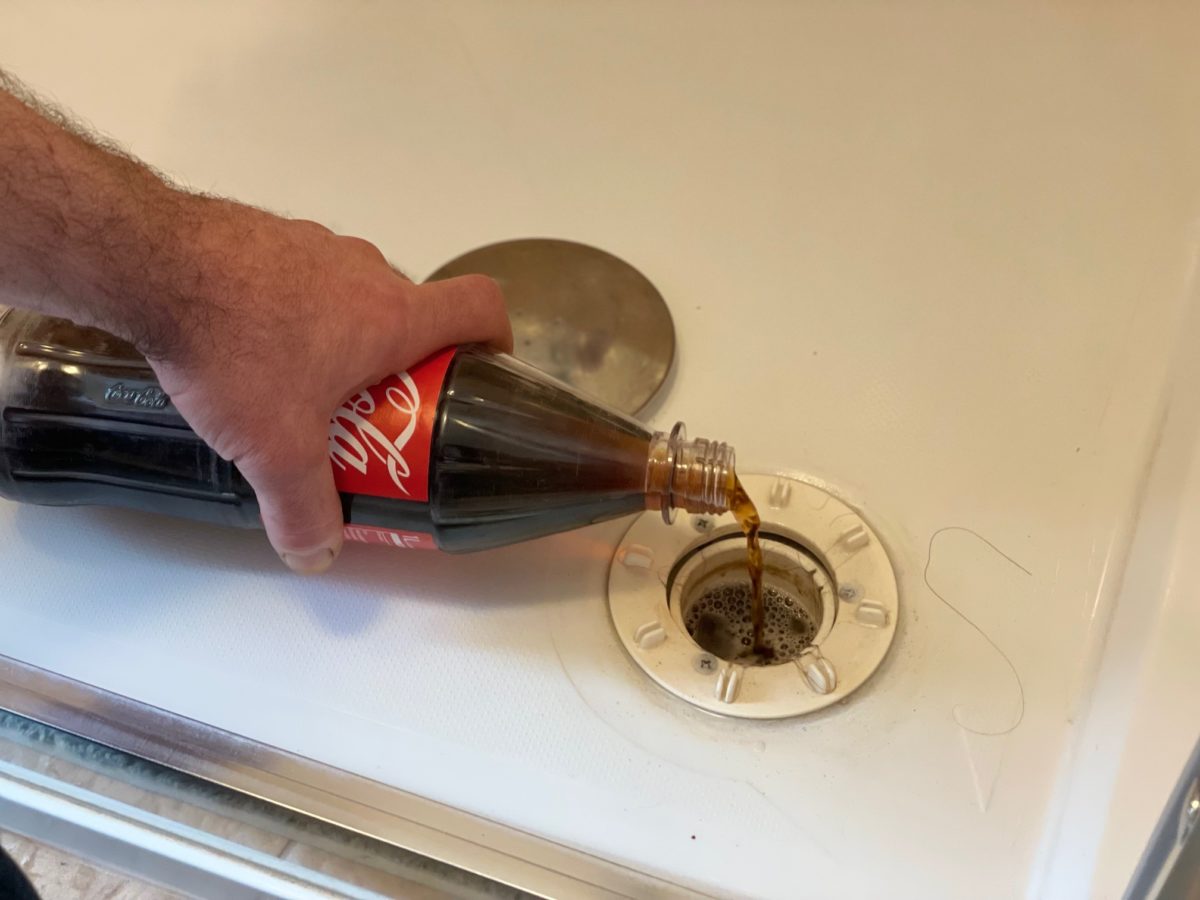 Kann Cola Haare auflösen?