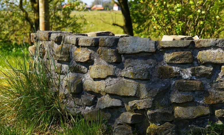 Hochbeet aus Ziegelsteinen selber bauen