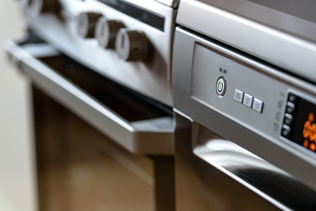 Jeder Kochvorgang steigert Temperatur und Luftfeuchtigkeit im Haus. Deshalb bei großer Hitze etweder kalt essen oder draußen grillen.