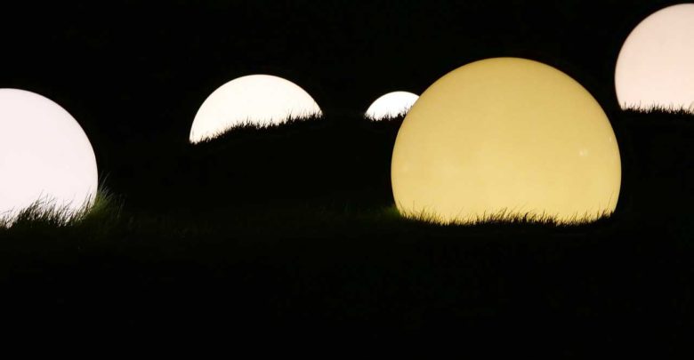 Solar Leuchtkugeln Trend Fur Den Vorgarten